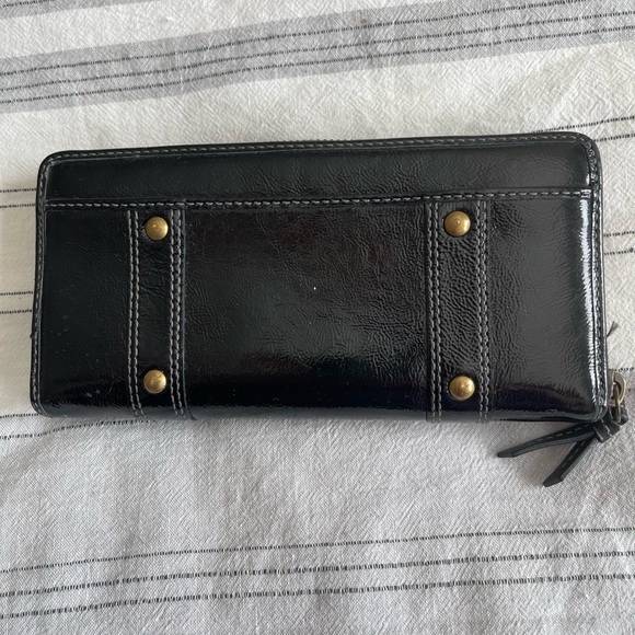 Coach classic zip around wallet with 2 buckle detail - Picture 2 of 6
